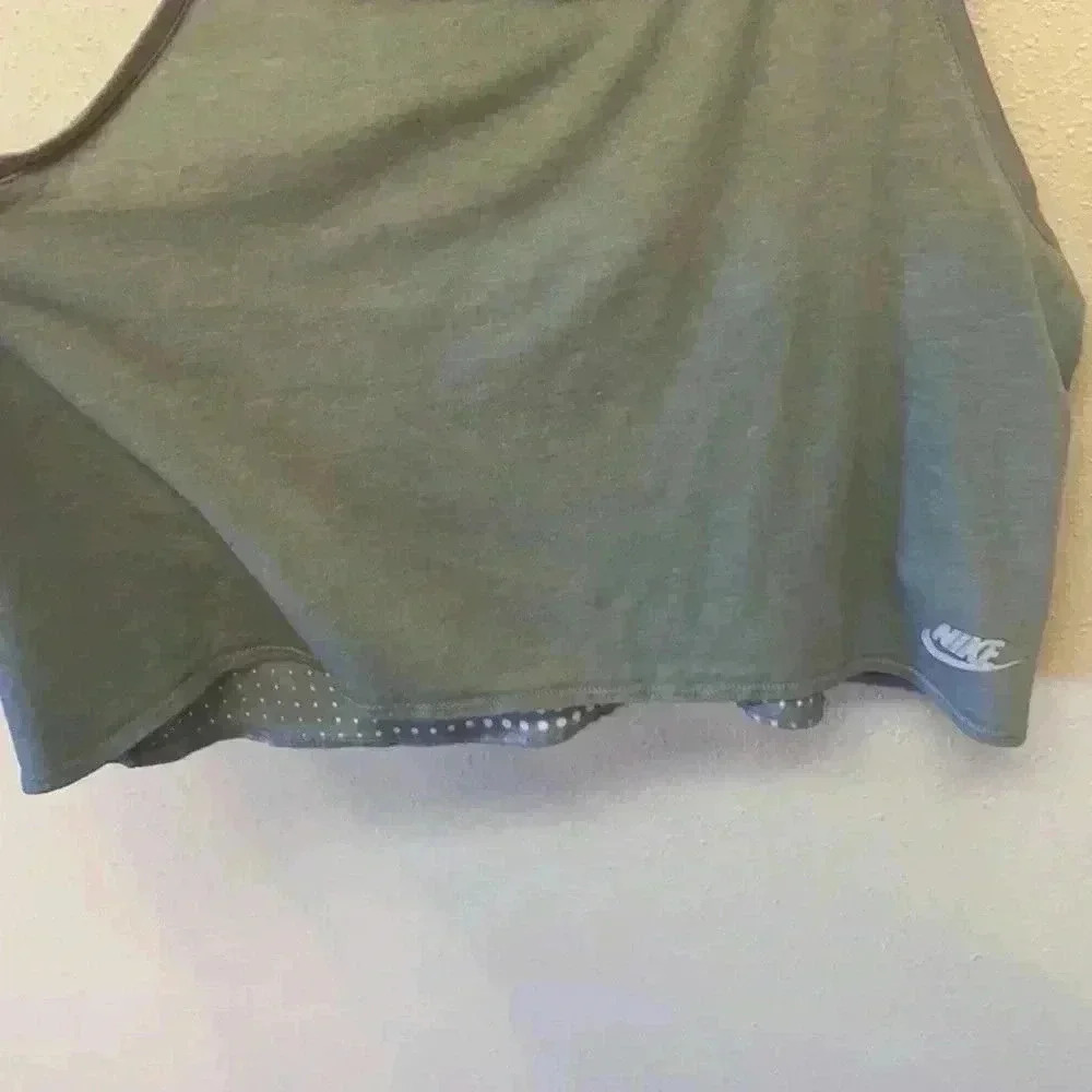 NIKE Women’s Tank Top - Picture 3 of 8